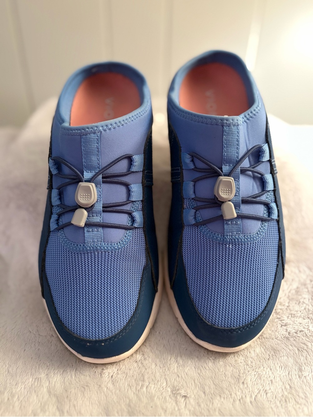 Vionic Women's Blue Slip-On Athletic Sneakers with Toggle